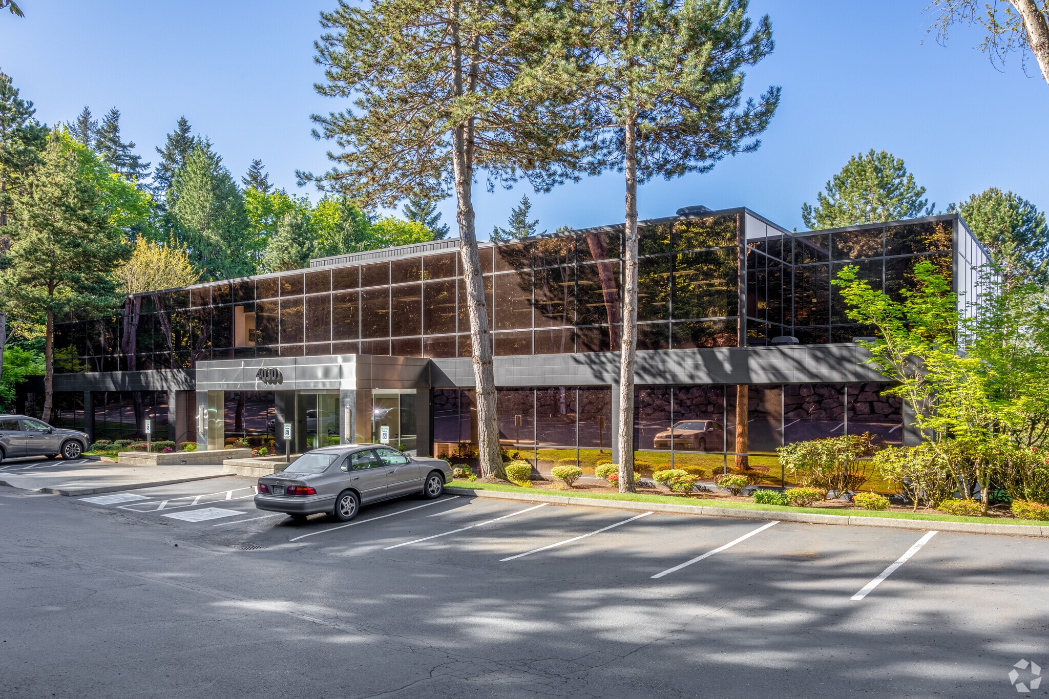 4030 Lake Washington Blvd NE, Kirkland, WA for lease Primary Photo- Image 1 of 8
