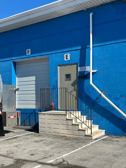 2311 165th St, Hammond, IN à louer - Photo du bâtiment - Image 3 de 7