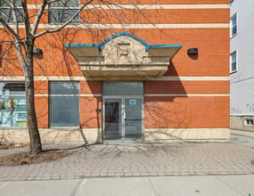 2507 Boul Rosemont, Montréal, QC à louer Photo intérieure- Image 2 de 3