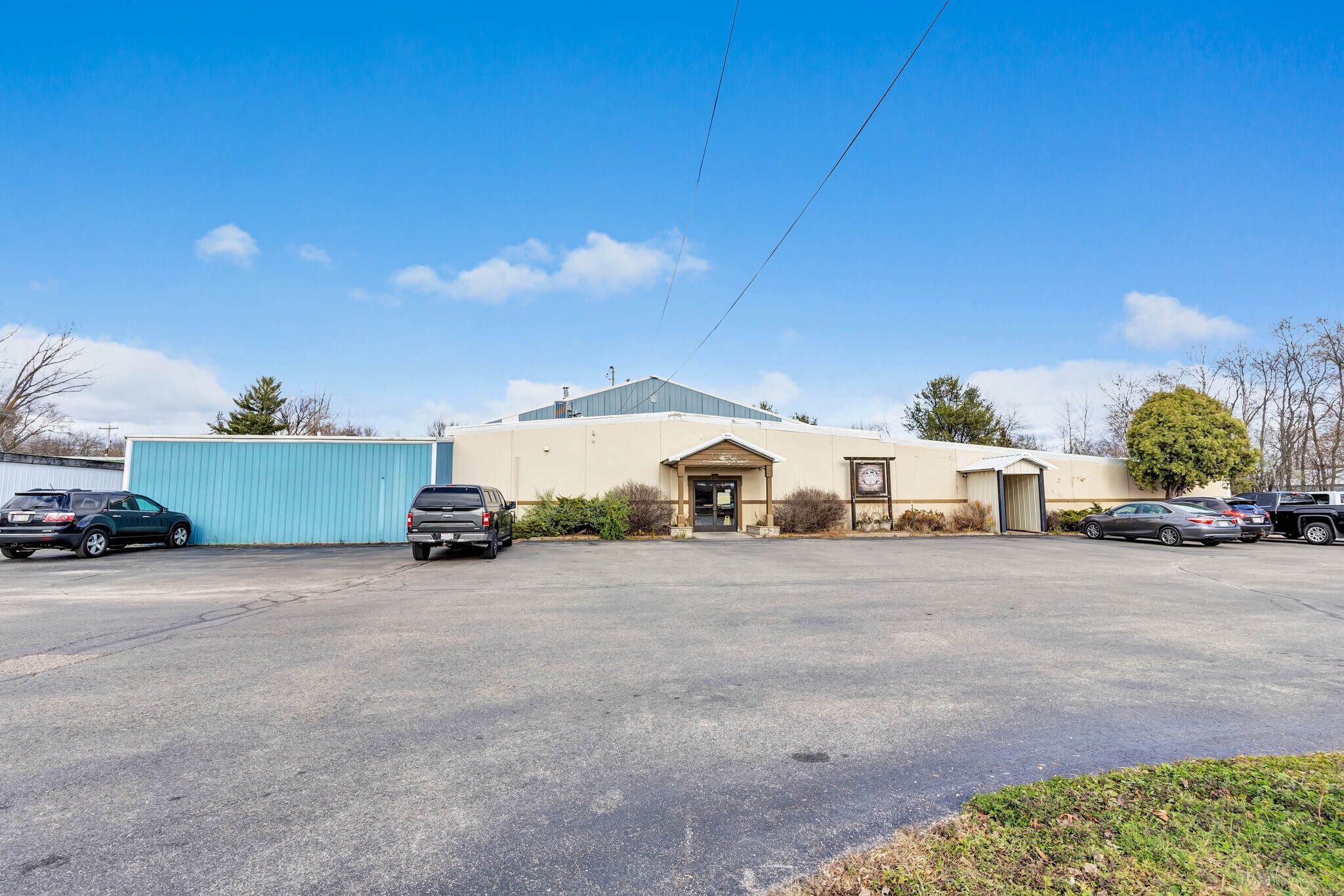 715 Redfield St, Waupaca, WI à vendre Photo du bâtiment- Image 1 de 12