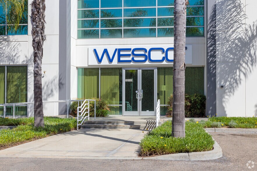 13101-13111 Moore St, Cerritos, CA à louer - Photo du bâtiment - Image 2 de 9