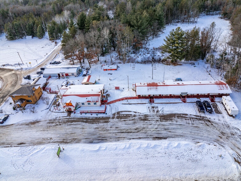 N13903 State Road 80, Necedah, WI for sale - Primary Photo - Image 1 of 16