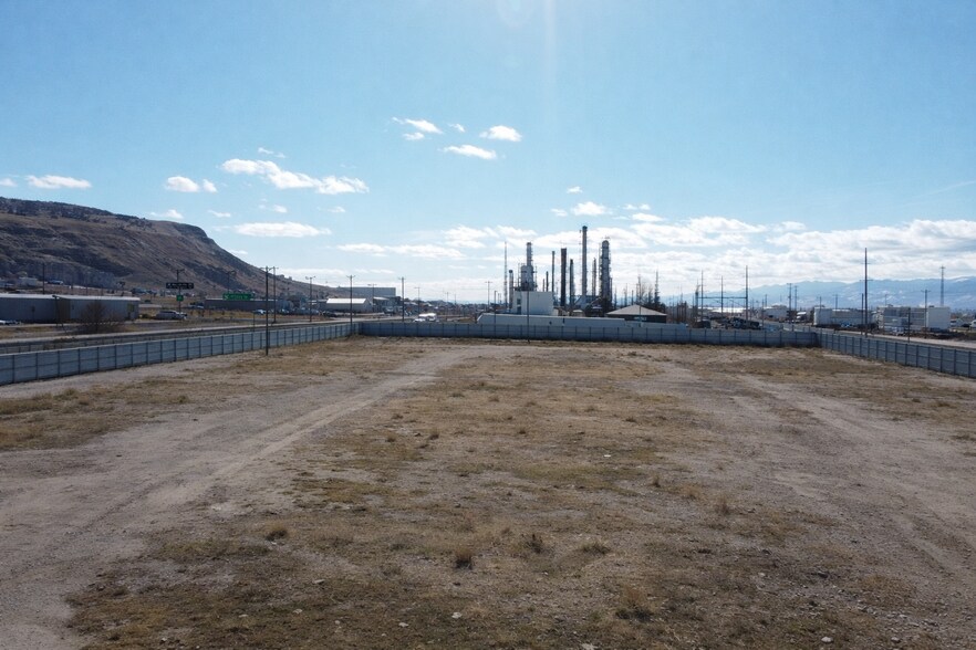 208 Center st, North Salt Lake, UT à louer - Photo du bâtiment - Image 3 de 16