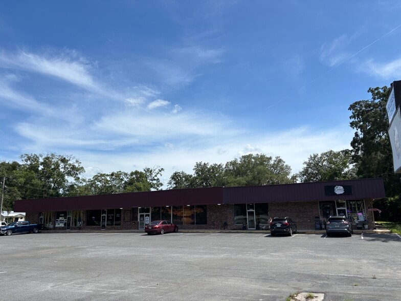 1709-1715 Osborne Rd, Saint Marys, GA for sale - Building Photo - Image 2 of 6