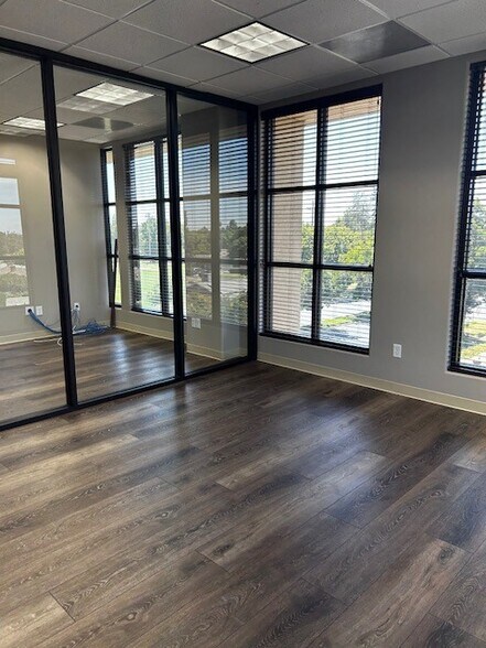 2001 Howard Rd, Madera, CA à louer - Photo du bâtiment - Image 3 de 6