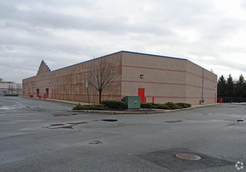 30 A & S Dr, Paramus, NJ for lease - Building Photo - Image 2 of 3