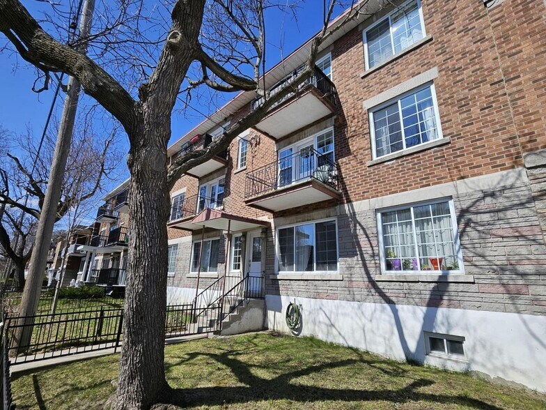 6545 38e Av, Montréal, QC à vendre - Photo du bâtiment - Image 2 de 9