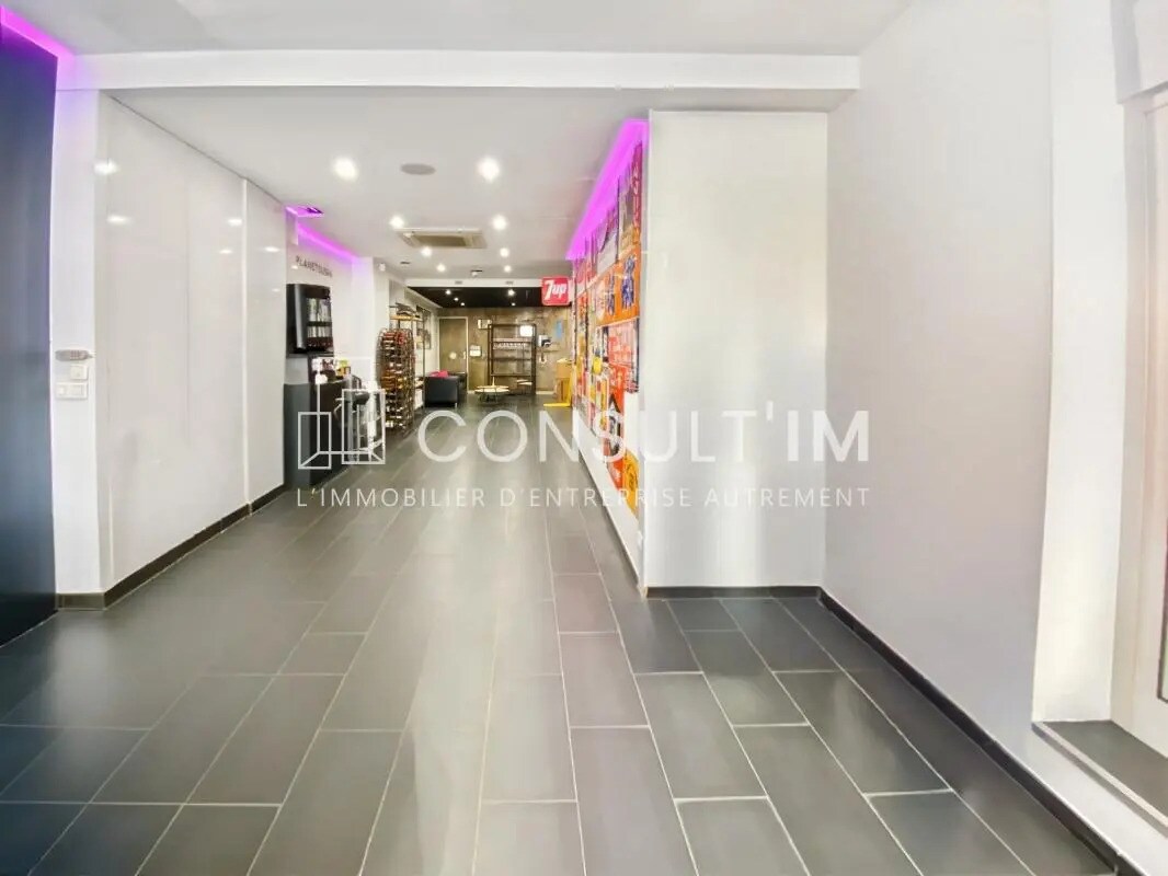 Bureau dans Puteaux à vendre Photo du bâtiment- Image 1 de 8