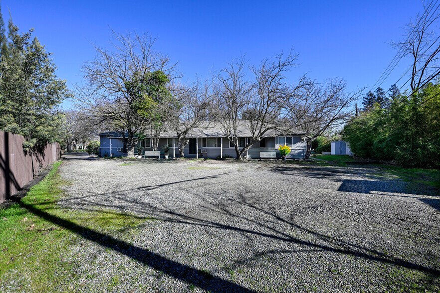 110 Ruth Ct, Sacramento, CA à vendre - Photo du bâtiment - Image 3 de 9