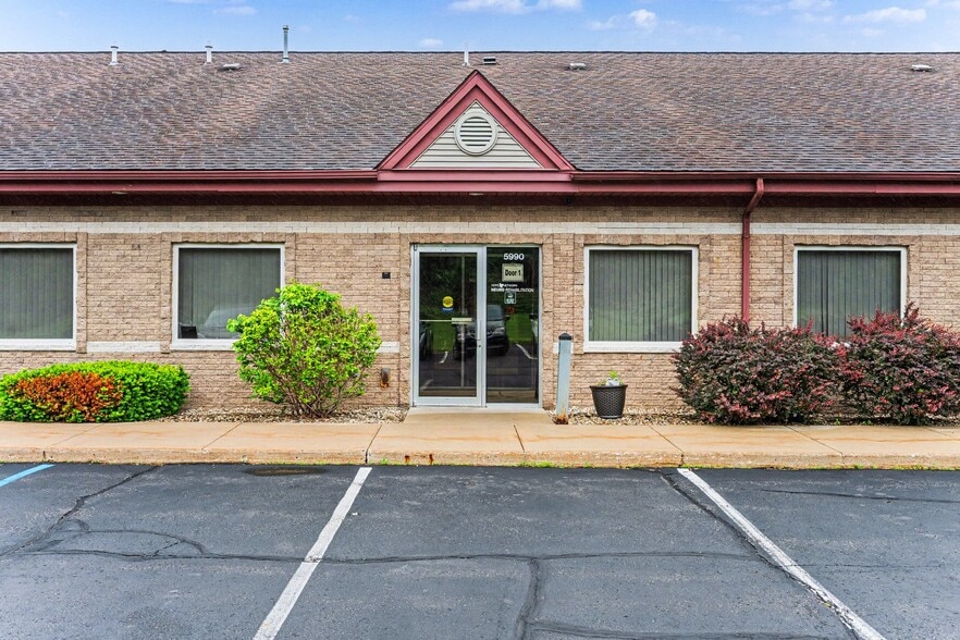 5988-5990 Venture Park Dr, Kalamazoo, MI à vendre - Photo du bâtiment - Image 2 de 11