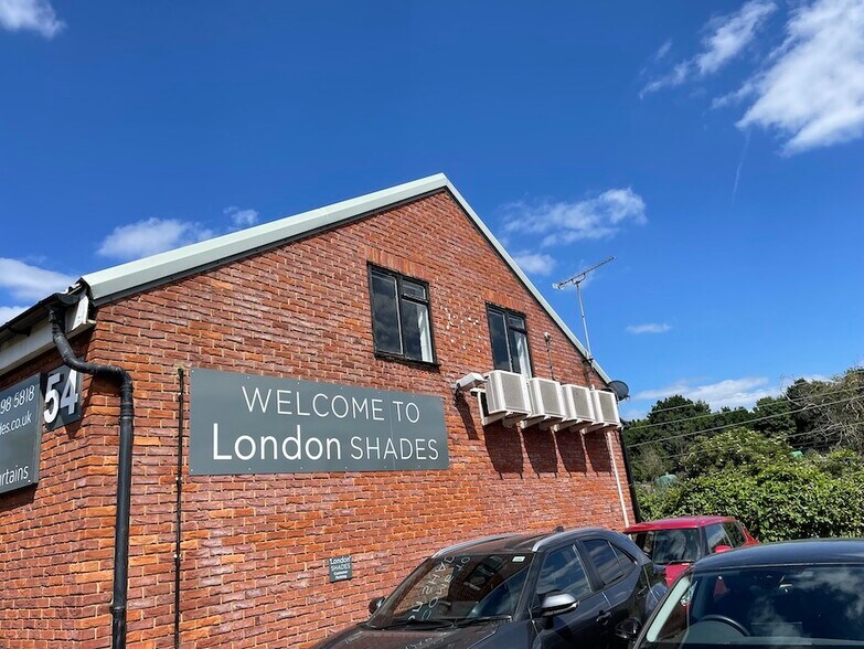 54 Larkshall Rd, Londres à louer - Photo du bâtiment - Image 2 de 11