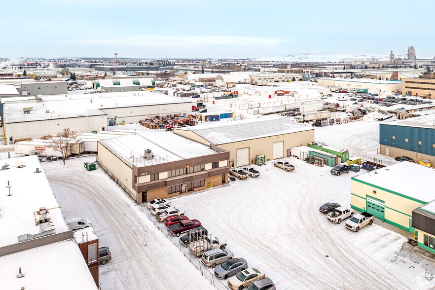 11634 156 St NW, Edmonton, AB à vendre - Aérien - Image 3 de 3