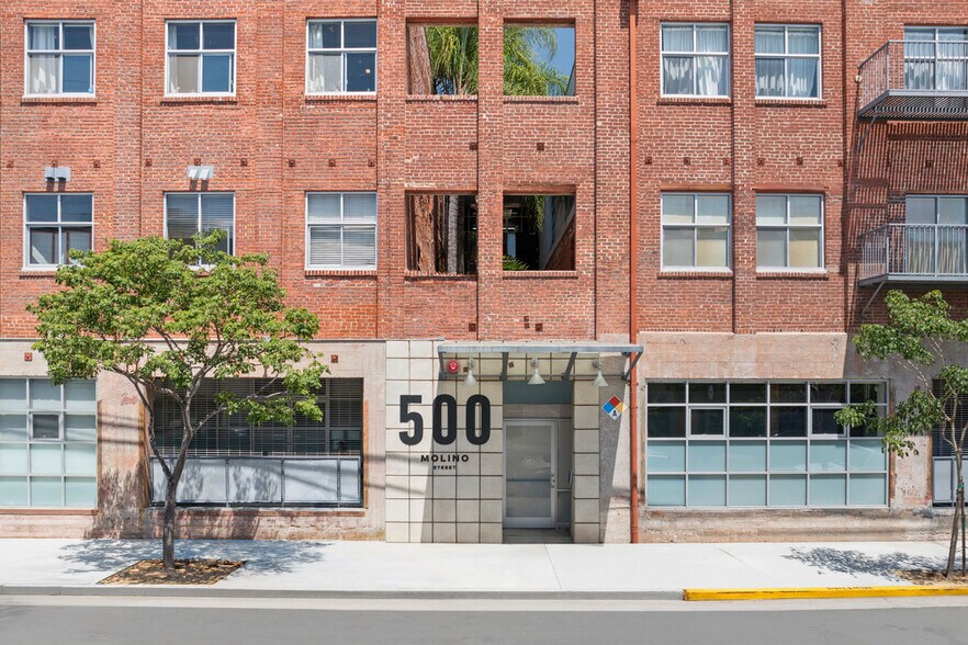 500-530 Molino St, Los Angeles, CA à vendre - Photo du bâtiment - Image 1 de 19