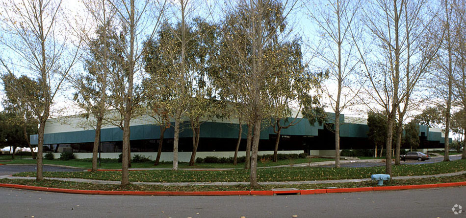 200 Saginaw Dr, Redwood City, CA for lease - Building Photo - Image 2 of 6