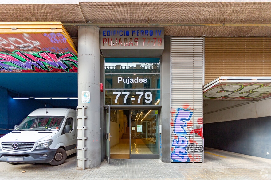 Office in Barcelona, Barcelona for lease - Building Photo - Image 3 of 3