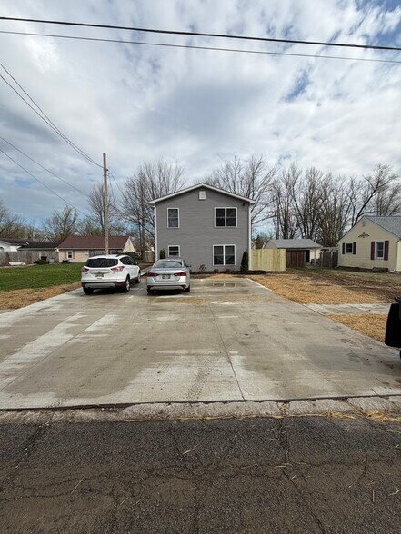 161 High St, Elyria, OH à vendre - Photo du bâtiment - Image 2 de 16