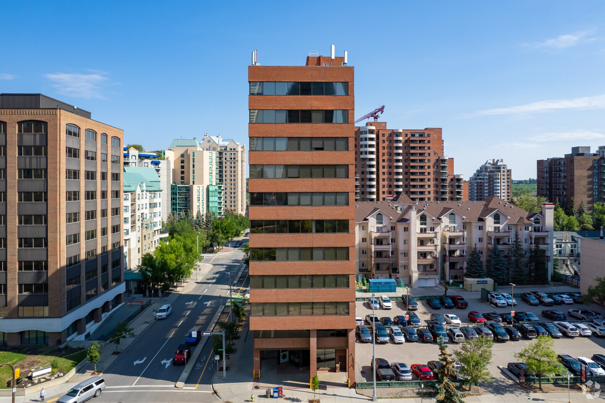 744 4th Ave SW, Calgary, AB à vendre Photo principale- Image 1 de 1