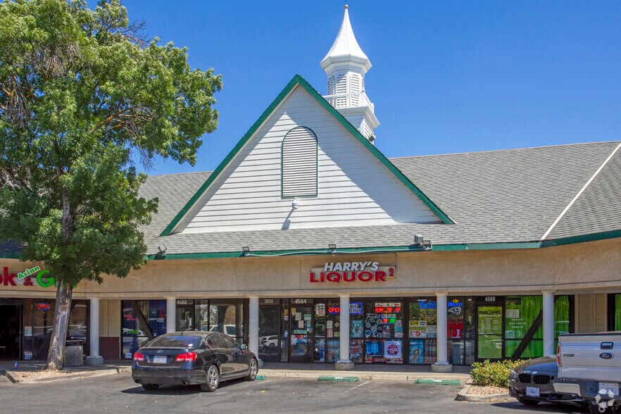 4542-4578 N 1st St, Fresno, CA à louer - Photo du bâtiment - Image 3 de 7