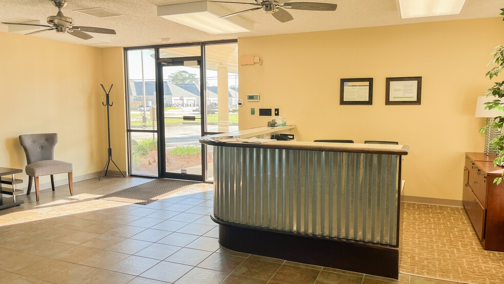 2822 Oneal Ln, Baton Rouge, LA for lease - Building Photo - Image 3 of 17