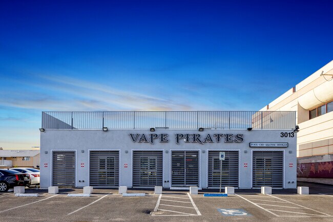 Plus de détails pour 3013 W Sahara Ave, Las Vegas, NV - Commerce de détail à vendre
