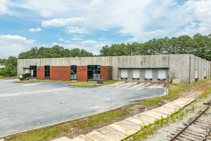 825 Great Sw Pky SW, Atlanta, GA for lease - Building Photo - Image 1 of 22