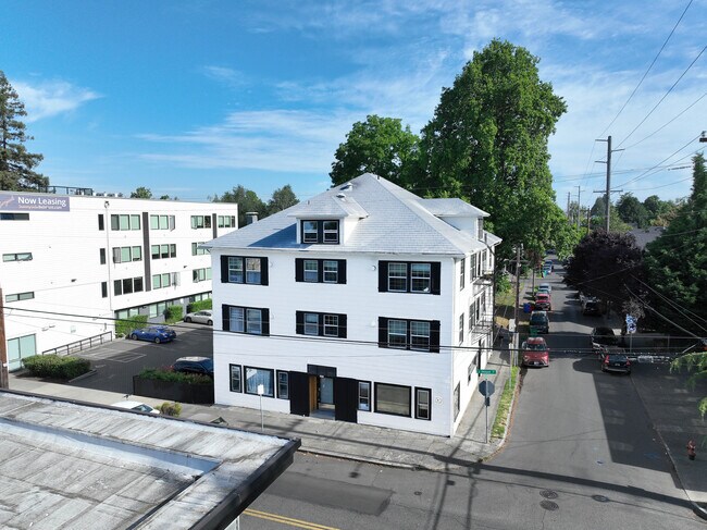 Plus de détails pour 4435 SE Belmont St, Portland, OR - Multi-résidentiel à vendre