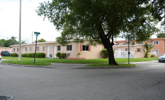 Plus de détails pour 2080-2090 NW 31st St, Miami, FL - Multi-résidentiel à vendre