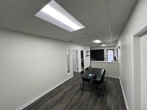 1114 N Main St, Algonquin, IL for lease Interior Photo- Image 2 of 8
