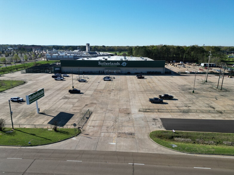 717 Highway 80 E, Pearl, MS for lease - Building Photo - Image 1 of 6