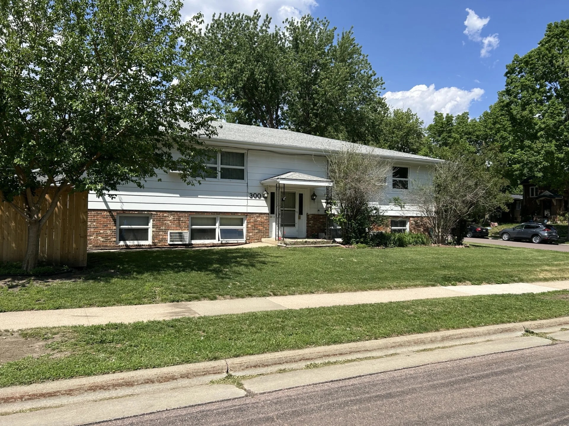 300 W 22nd St, Sioux Falls, SD for sale Building Photo- Image 1 of 8
