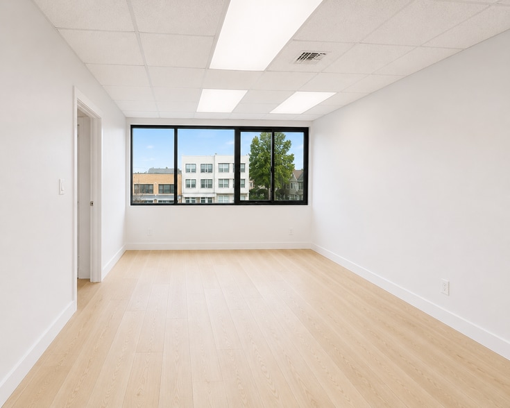 4236 162nd St, Flushing, NY for lease - Building Photo - Image 3 of 7