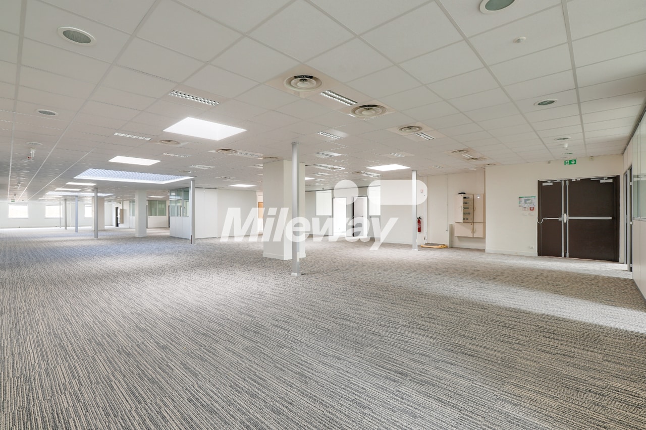 17 Rue Du Petit Albi, Cergy for lease Interior Photo- Image 1 of 5
