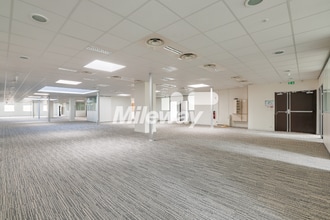 17 Rue Du Petit Albi, Cergy for lease Interior Photo- Image 1 of 5