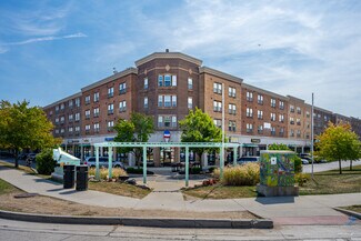 Plus de détails pour 221 E State St, West Lafayette, IN - Commerce de détail à louer