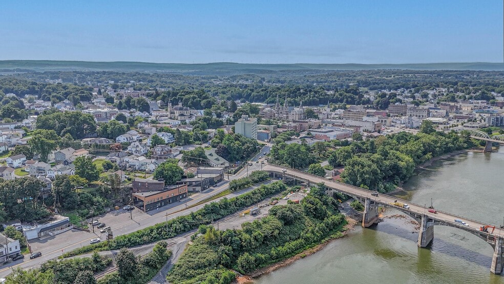 151-157 N Main St, Pittston, PA à vendre - Photo du bâtiment - Image 3 de 19