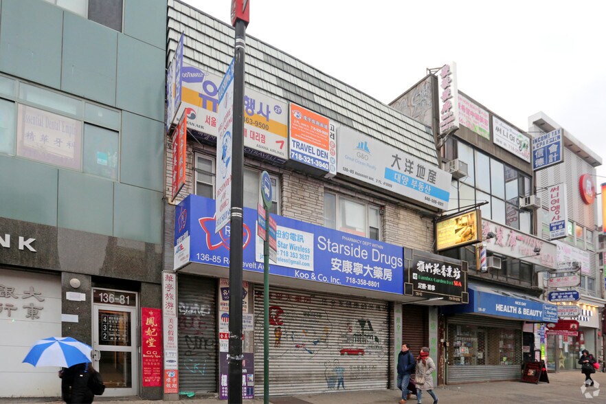 136-85 Roosevelt Ave, Flushing, NY à louer - Photo du bâtiment - Image 2 de 2
