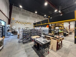 260 Grant Place, Lowell, AR for lease Interior Photo- Image 2 of 12