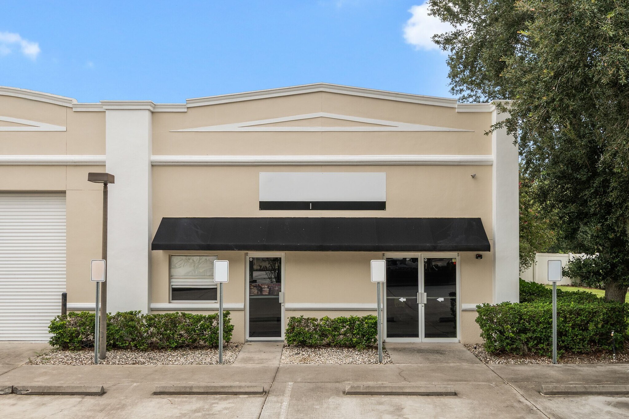 300 Countyline Ct, Oakland, FL à louer Photo du bâtiment- Image 1 de 2