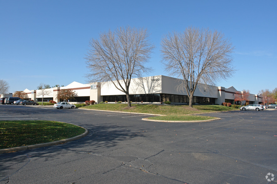 9600 76th St W, Eden Prairie, MN for sale - Building Photo - Image 1 of 4