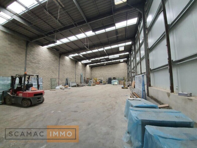 Flex dans Arpajon à louer - Photo du bâtiment - Image 2 de 3