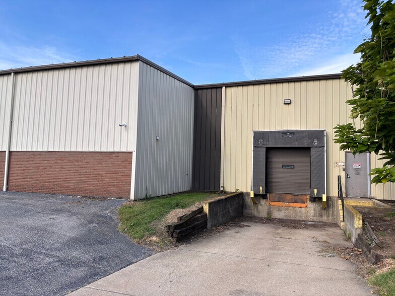 1137 S Lafayette Blvd, South Bend, IN à vendre - Photo du bâtiment - Image 2 de 12