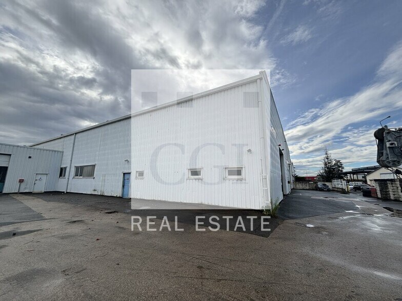 Local d'activités dans Belleville à vendre - Photo du bâtiment - Image 3 de 12