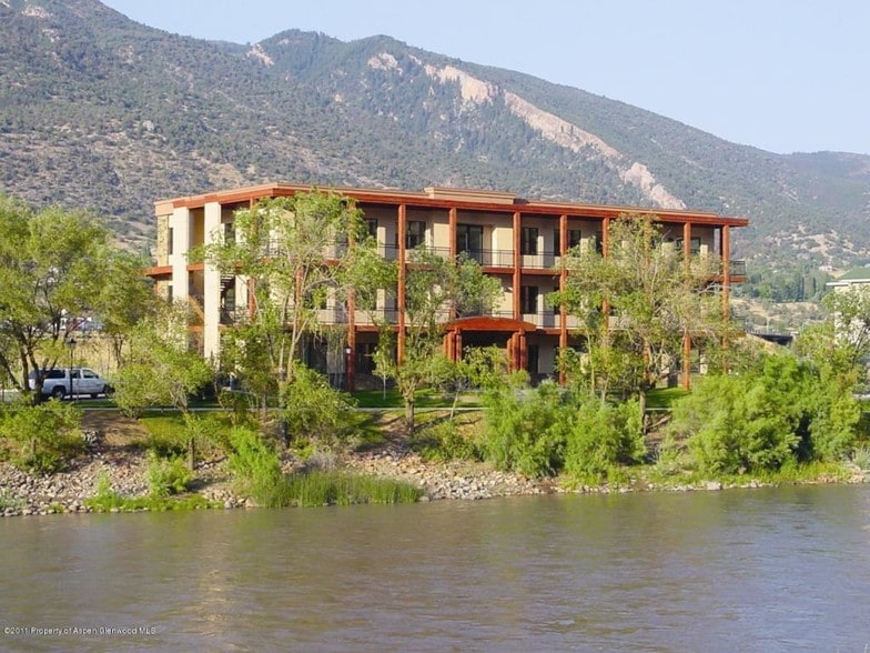 2700 Gilstrap Ct, Glenwood Springs, CO for lease - Building Photo - Image 2 of 20