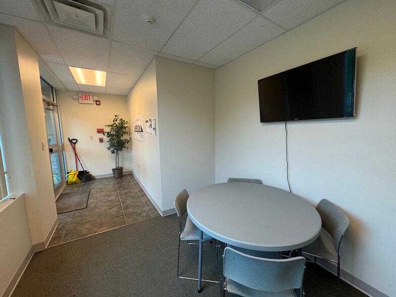 200 Brush Run Rd, Delmont, PA for lease - Building Photo - Image 3 of 9