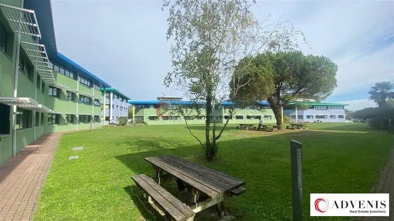 Bureau dans Canéjan à louer - Photo du bâtiment - Image 3 de 10