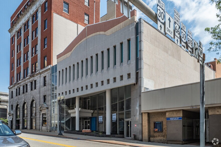 125 S Main St, Greensburg, PA à vendre - Aérien - Image 2 de 4