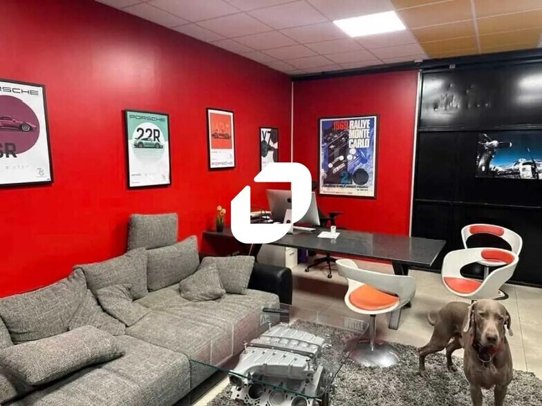 Industrial in Marines for sale - Interior Photo - Image 3 of 9