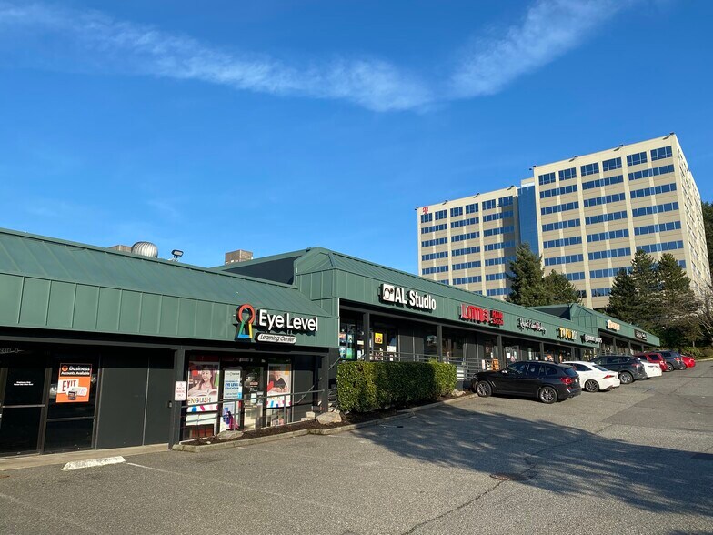 12816 SE 38th Pl, Bellevue, WA à louer - Photo du bâtiment - Image 3 de 9