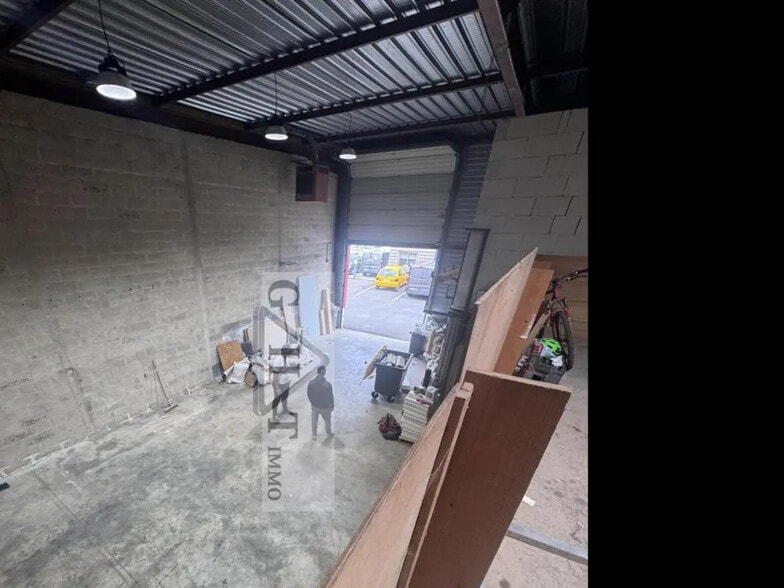 Industriel dans Gretz-Armainvilliers à louer - Photo intérieure - Image 2 de 8