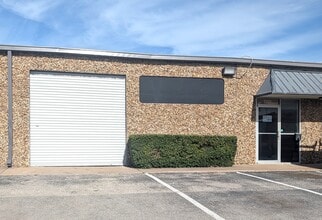 605 S Sherman St, Richardson, TX à louer Photo intérieure- Image 1 de 5